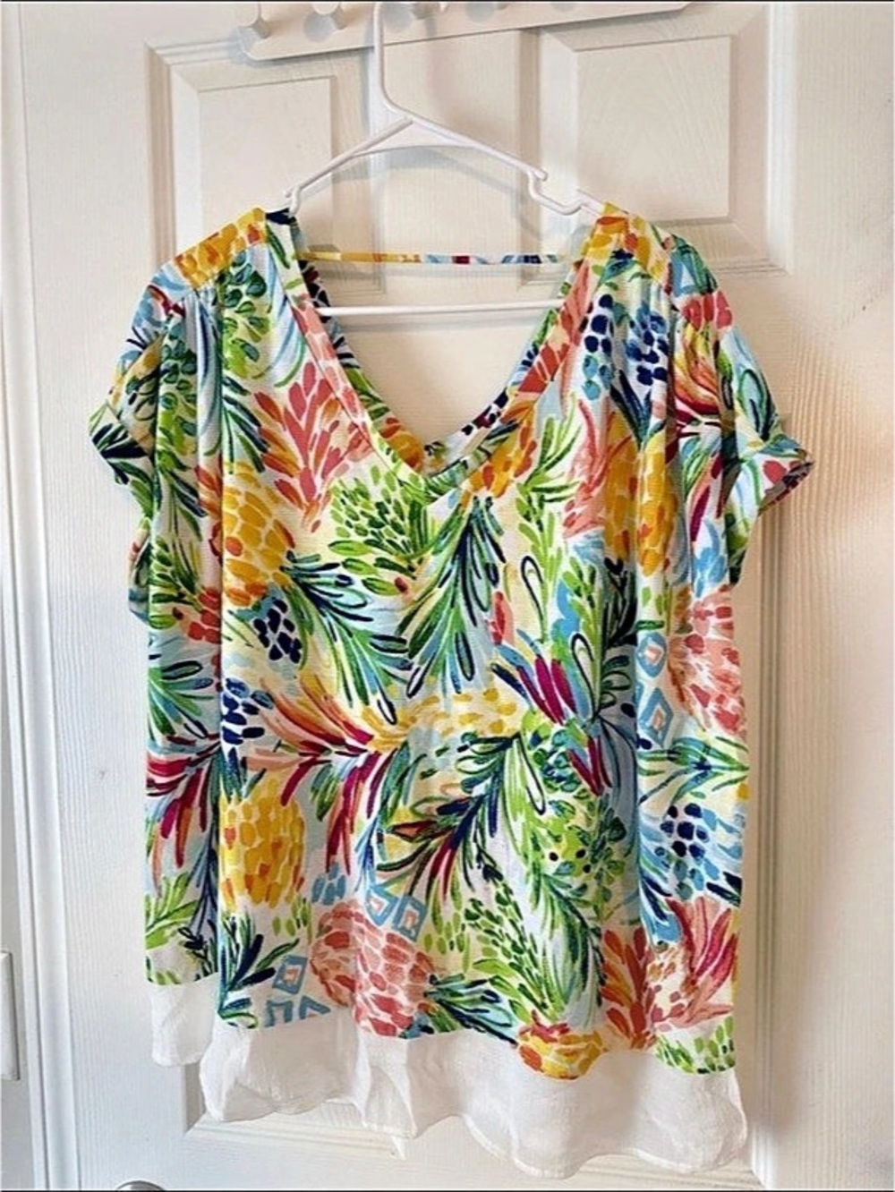 Shol Floral Short Sleeve Top in White & Multicolor Size 3X Like New
